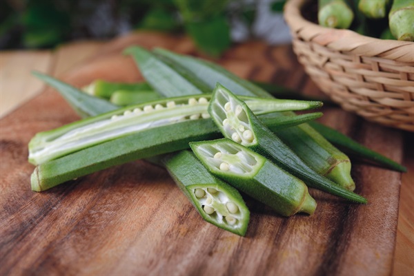 ポイント10倍！旬の夏野菜！農薬ゼロ、肥料ゼロ、自然栽培「オクラ」【100g（中サイズで10本目安）】時間をかけて育つからねばりがスゴい！熊本県産　※クール便 10/18出荷まで